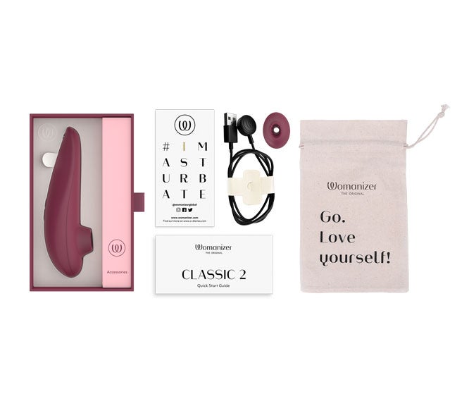 Womanizer CLASSIC 2 bordeaux flatlay